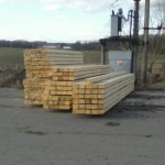 Smrkové stavební trámky
